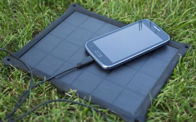 Portable solar panel vs. high-end solar charger : The differences