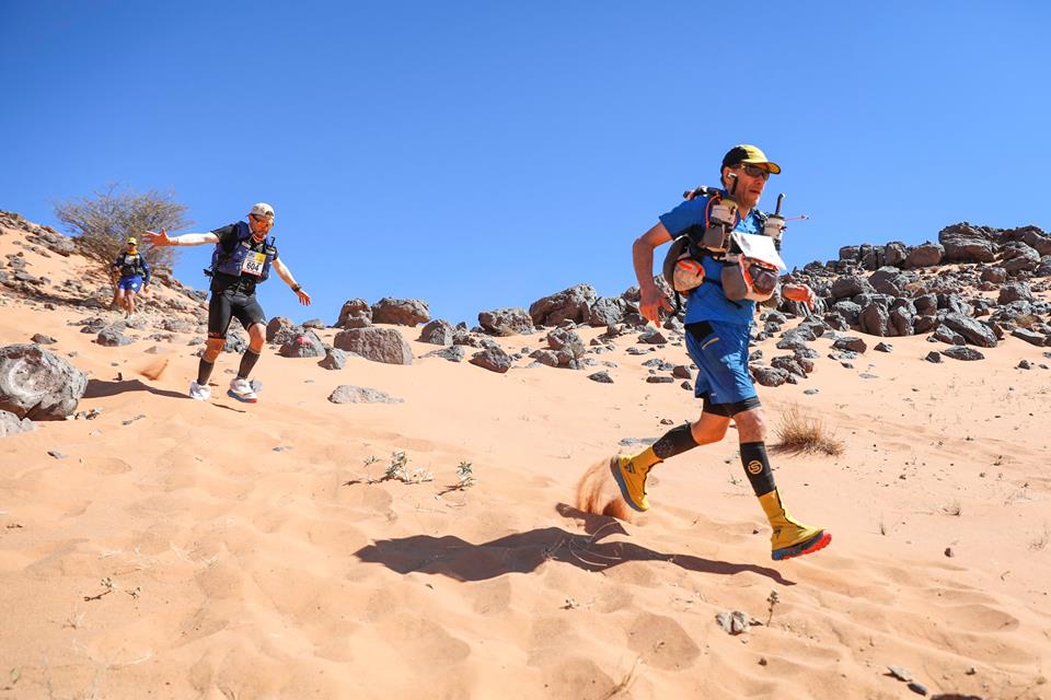 Marathon in the desert in total autonomy.