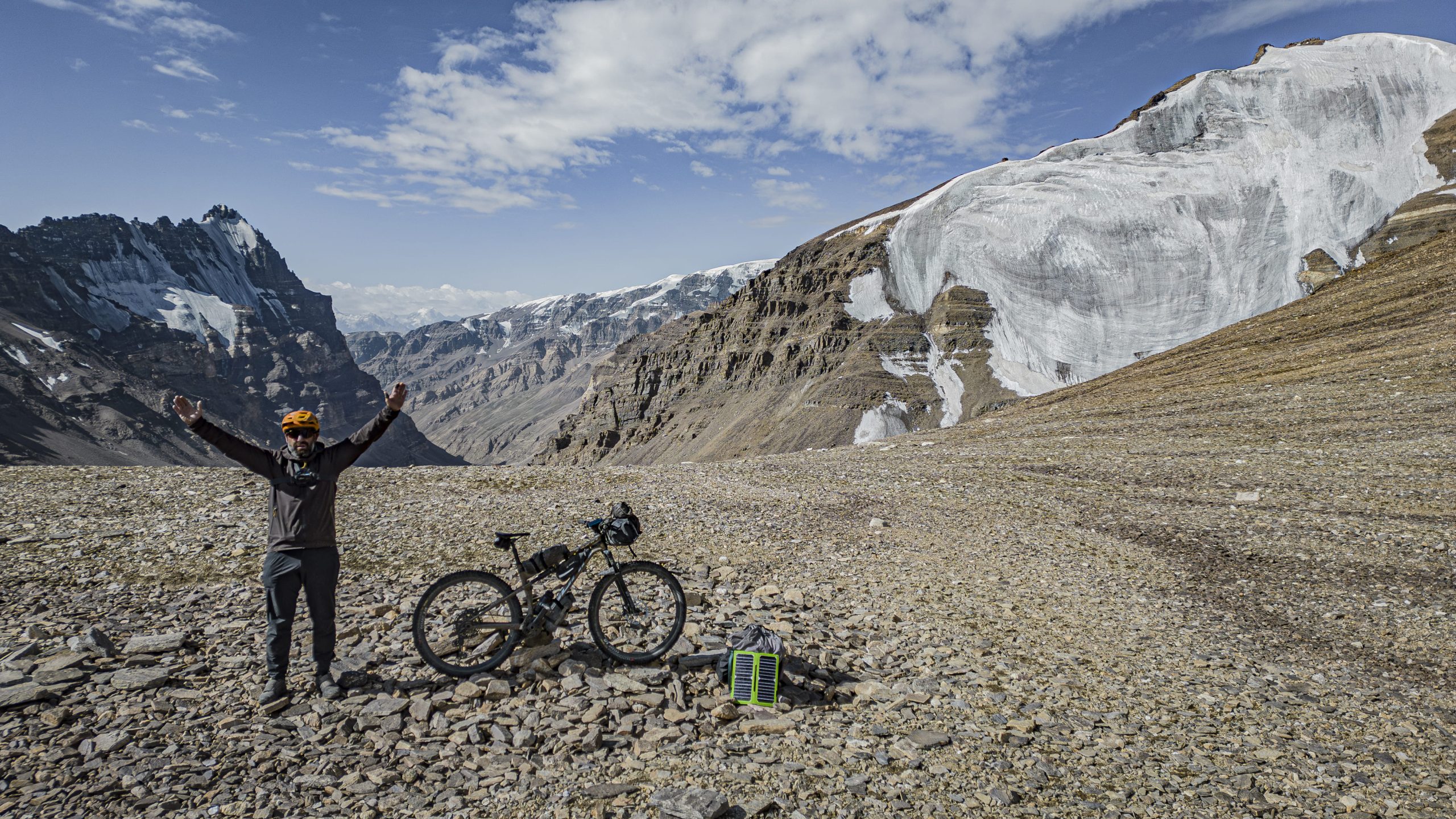 Panneau solaire powertec aux montagnes du Pamir - Tadjikistan 